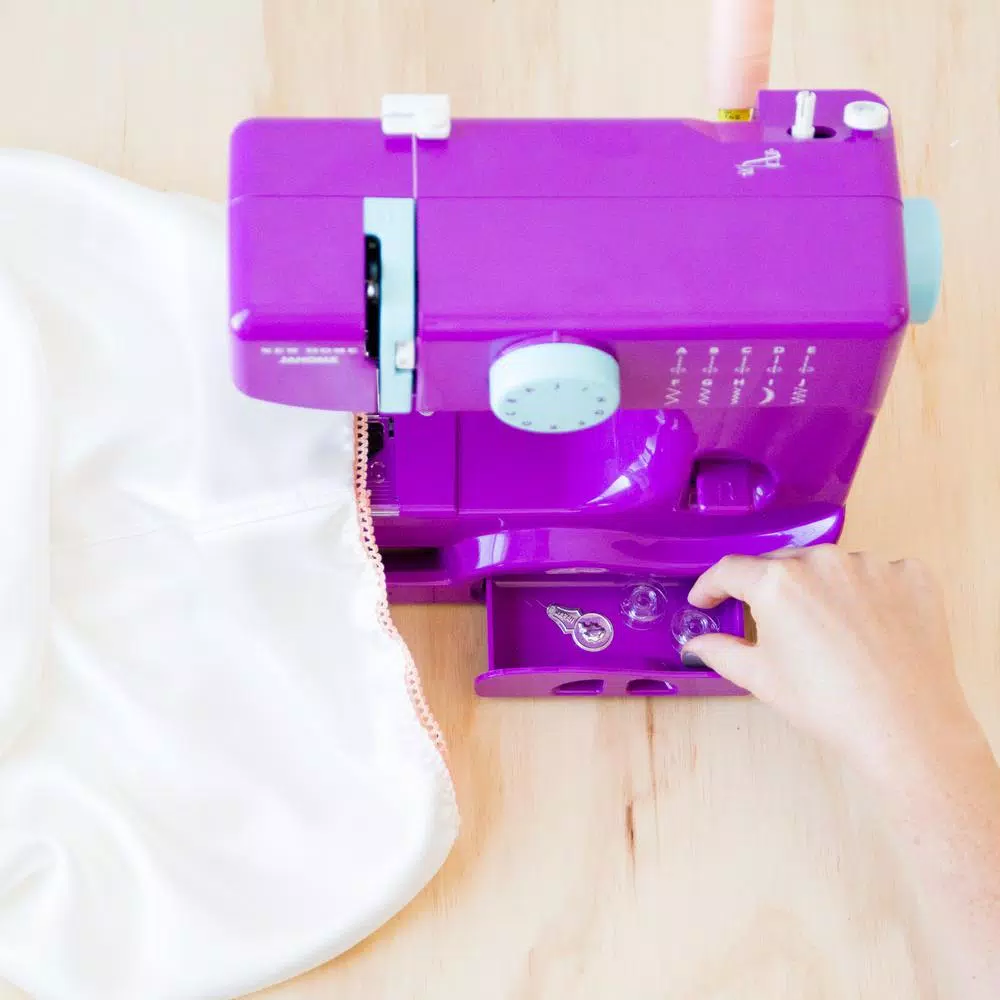 Best reviews of βοΈ Janome Basic 10-Stitch Thunder Sewing Machine π - Image 5